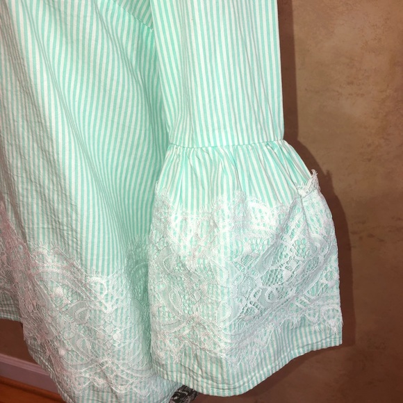 Crown & Ivy striped top with lace design. Size medium. NWT. Neck tie in back. - Picture 4 of 5